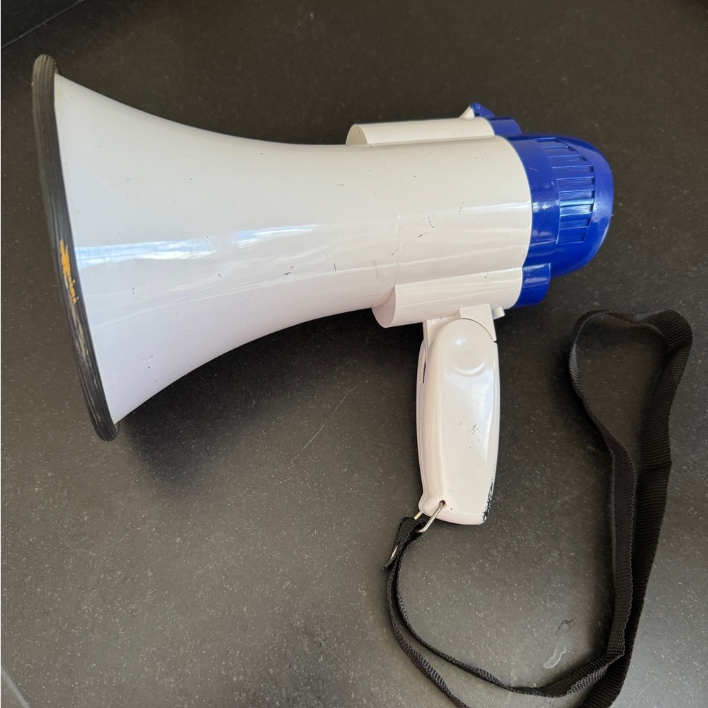 Megaphone - Picture 5 of 5